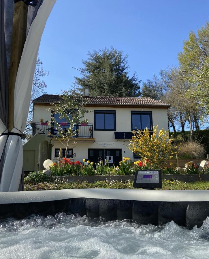 Chez Flo Et Marc Homestay *